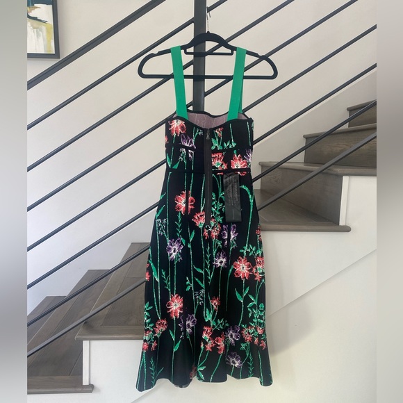 BCBG Floral MIDI Dress - Picture 4 of 7